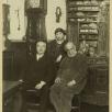 MBPH3193 : Henri Manuel, Bourdelle, Cléopâtre et le petit-fils de Mickiewicz avenue du Maine, vers 1929, épreuve gélatino-argentique à développement bromure.