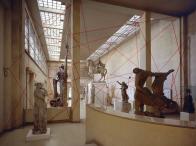 Installation de Felice Varini dans le Hall des plâtres